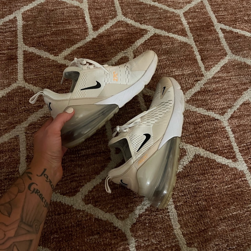 Womens Airmax 270s size 10